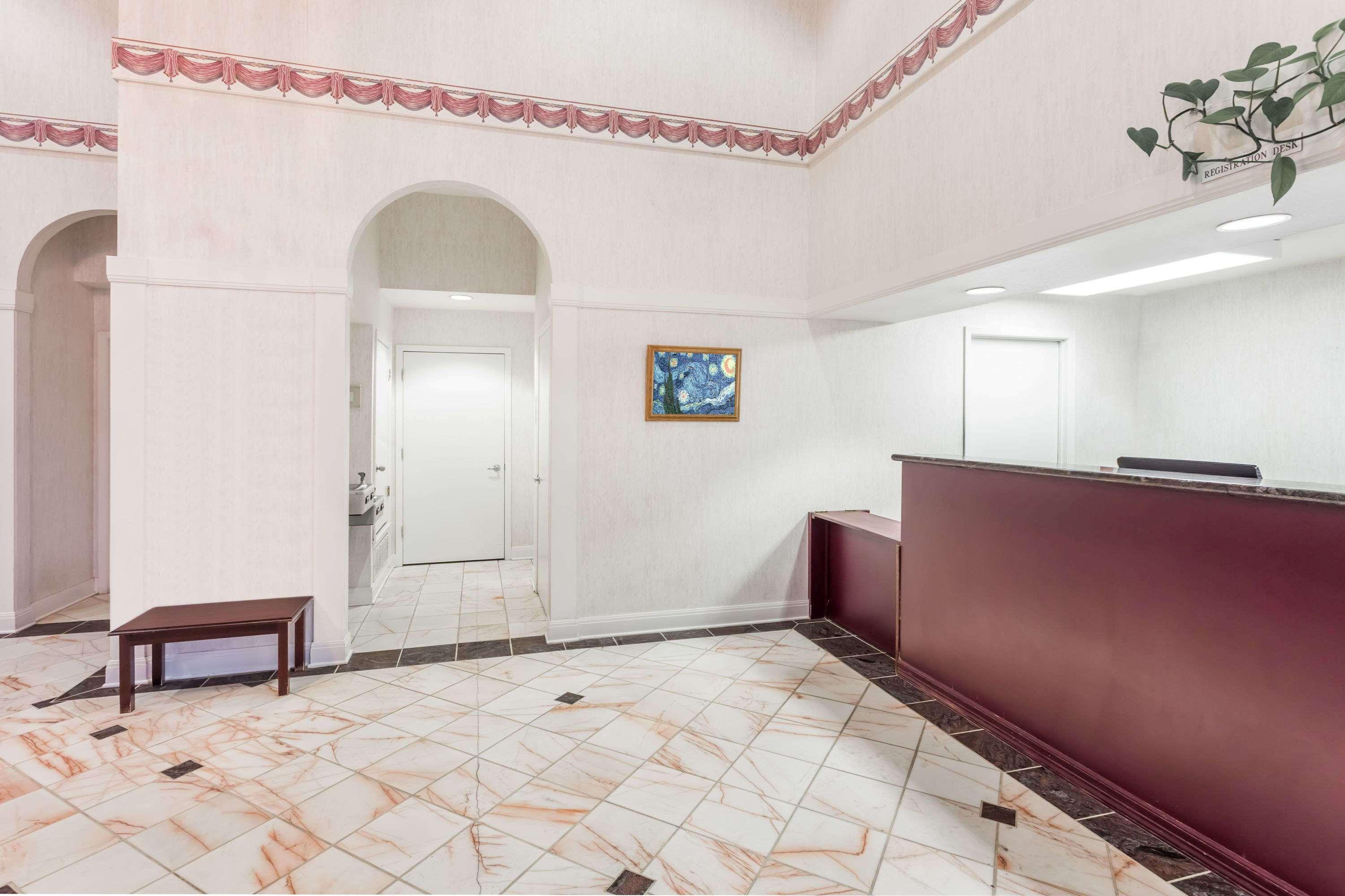 Ramada Limited Motel 2*