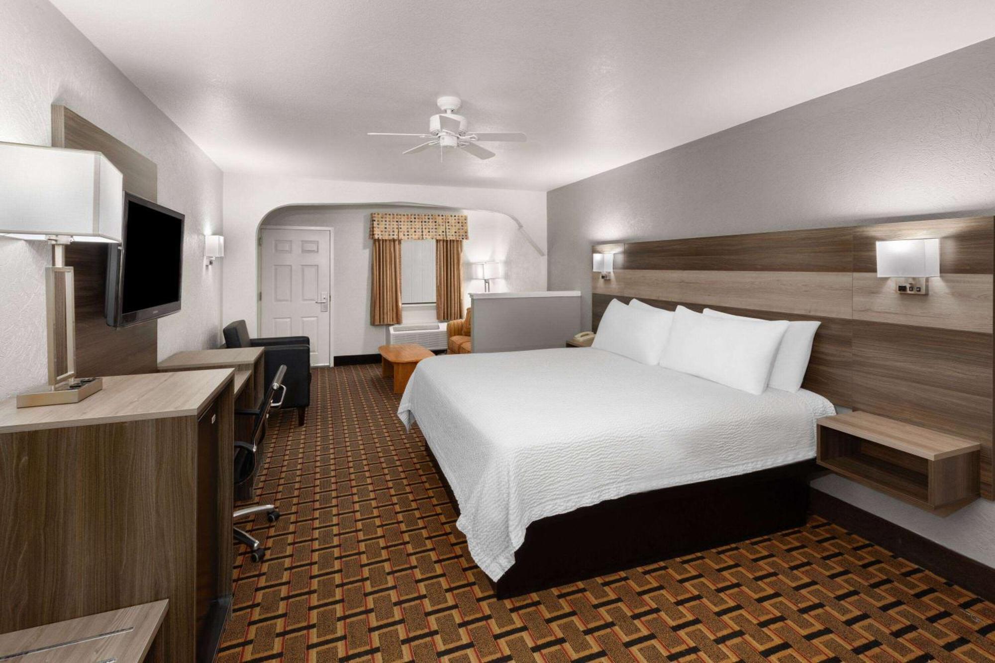 Motel Ramada Limited 2*