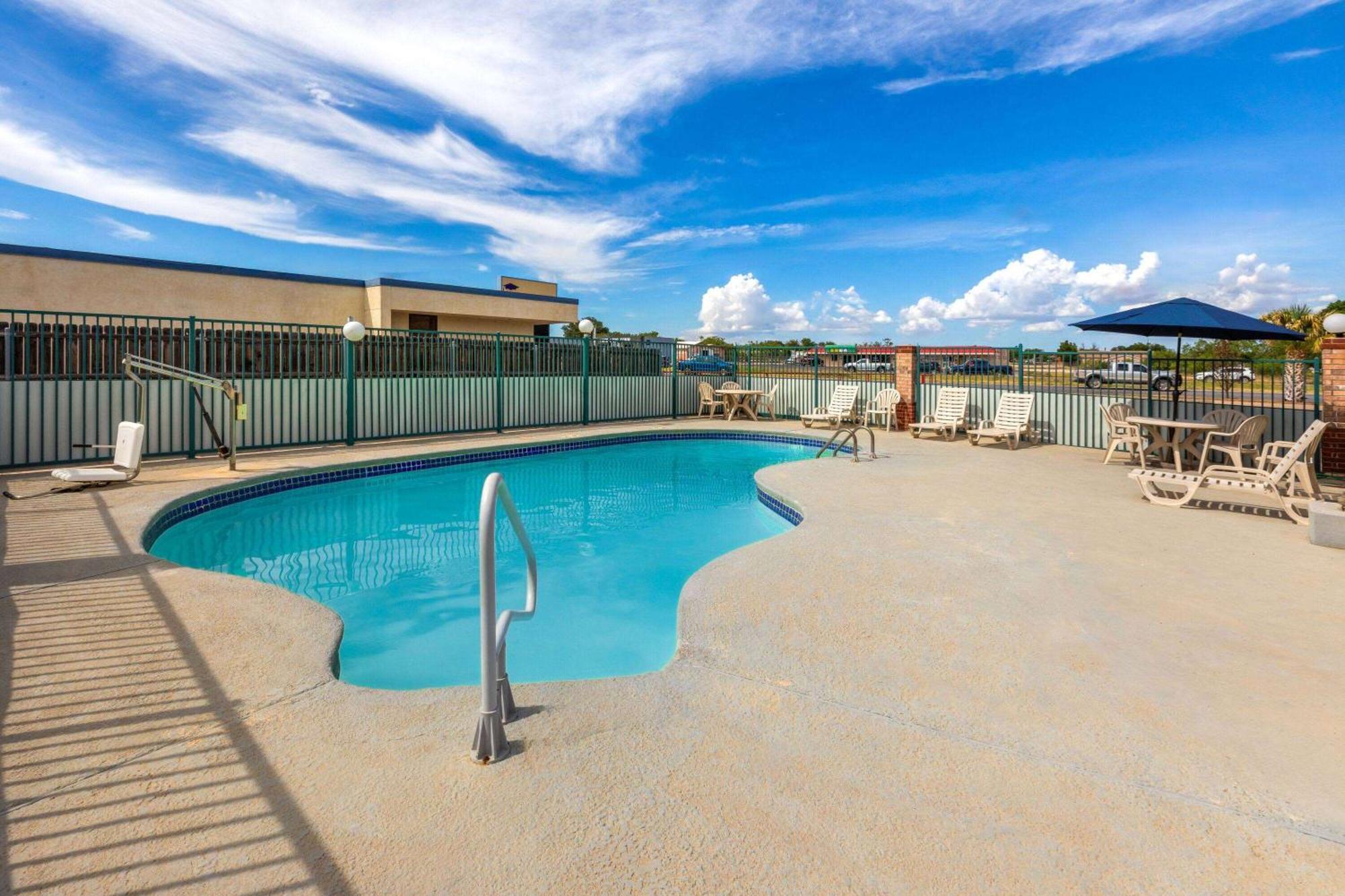 Ramada Limited Motel