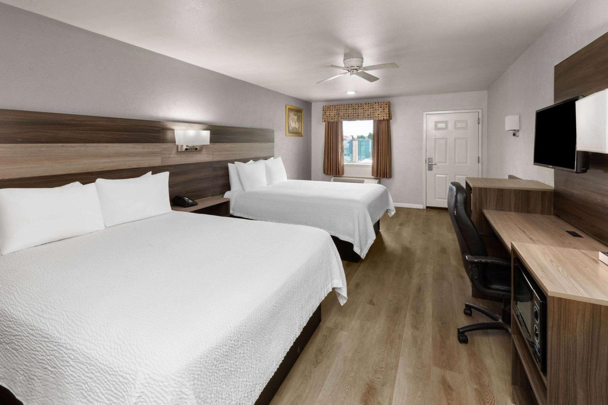 Ramada Limited Motel 2*
