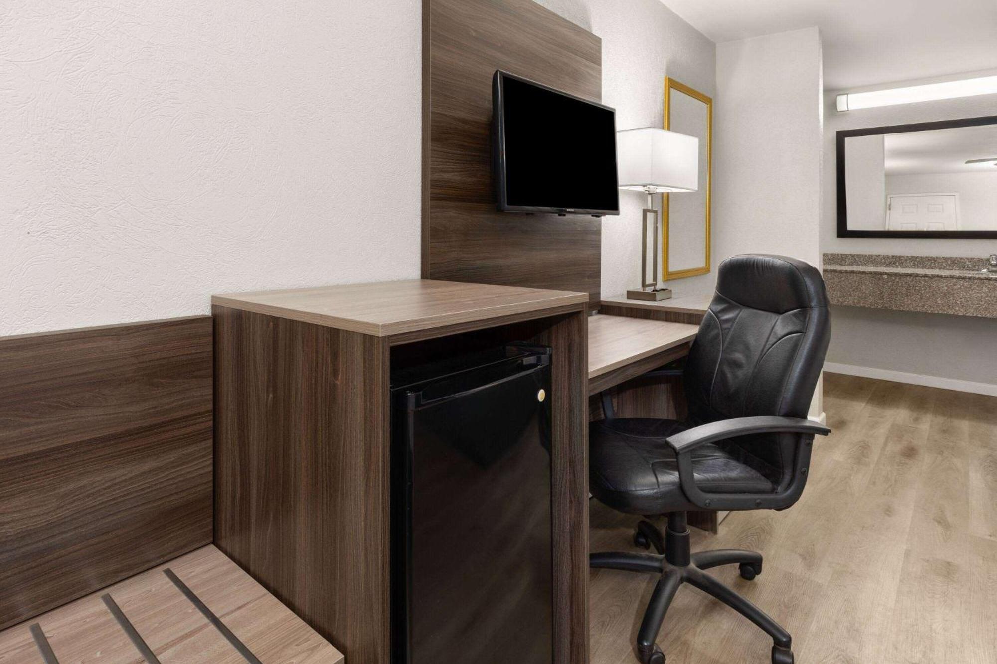 Motel Ramada Limited 2*