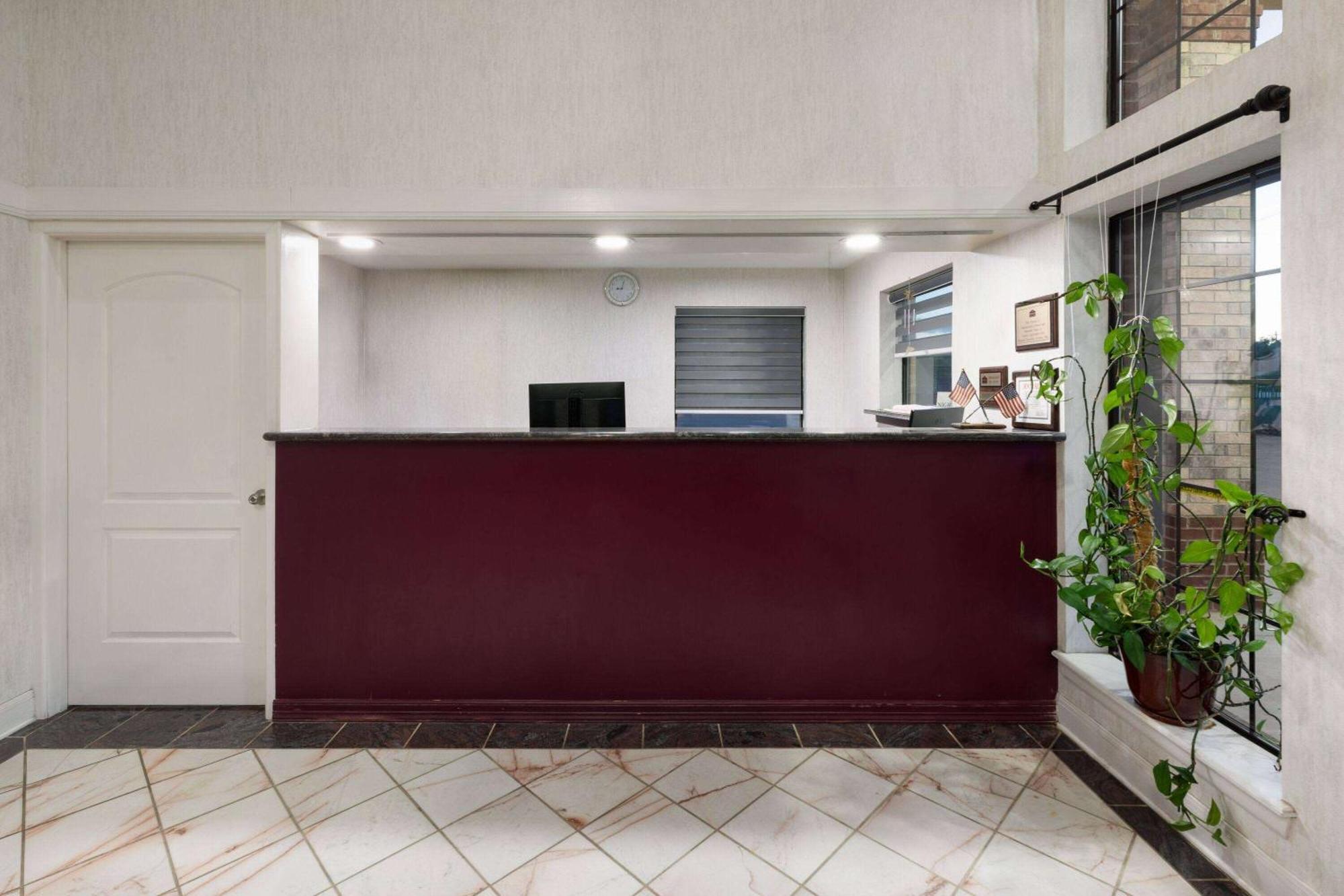 Motel Ramada Limited 2*