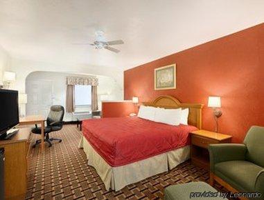 Ramada Limited Motel 2*